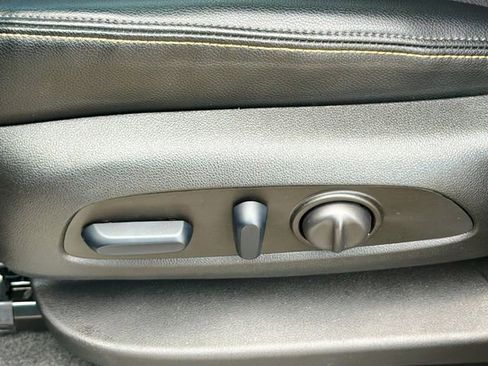 Used 2024 Chevrolet Equinox Premier FWD image 25