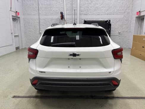 New 2026 Chevrolet Trax LT w/ Driver Confidence Package FWD image 5