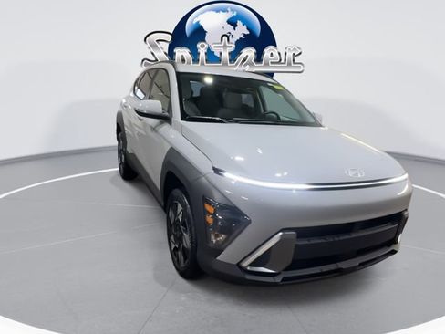 Used 2025 Hyundai Kona SEL AWD/4WD image 3