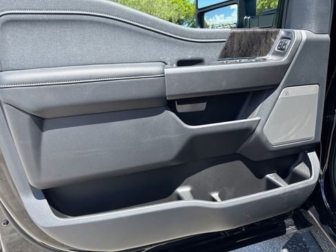 New 2026 Ford F250 Lariat w/ Black Appearance Package image 21