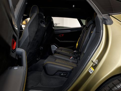 Used 2024 Lamborghini Urus Performante AWD/4WD image 59