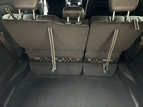New 2026 Chrysler Pacifica Select AWD/4WD image 37