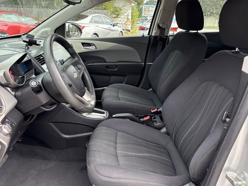 Used 2015 Chevrolet Sonic LT image 10