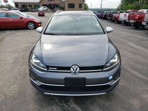 Used 2017 Volkswagen Golf Alltrack AWD/4WD image 2