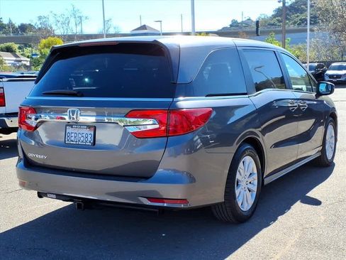 Used 2018 Honda Odyssey LX image 4