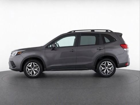 Used 2023 Subaru Forester Premium AWD/4WD image 6