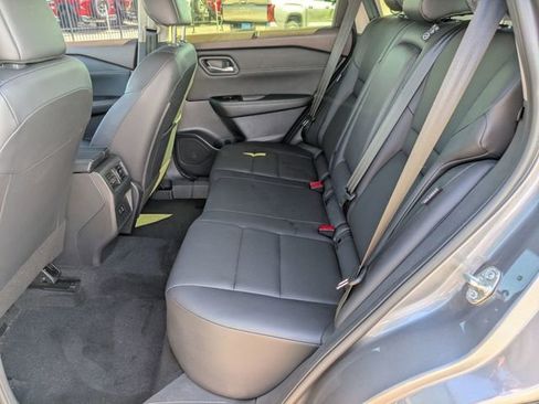 Used 2023 Nissan Rogue SV w/ SV Premium B Package FWD image 24