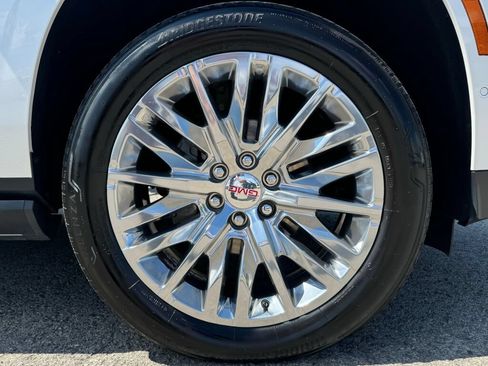 Used 2025 GMC Yukon XL Denali w/ Sun & Power Step Package AWD/4WD image 12