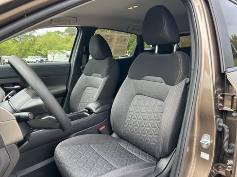 Used 2025 Nissan Kicks SV FWD image 18