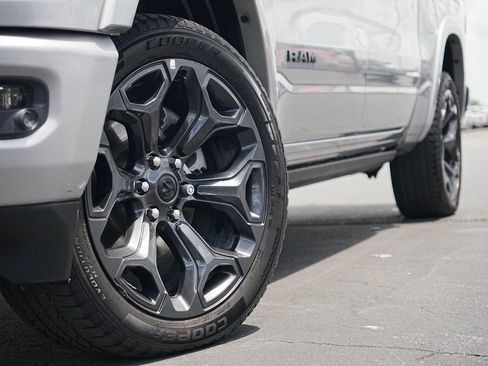 Used 2024 RAM 1500 Limited AWD/4WD image 2