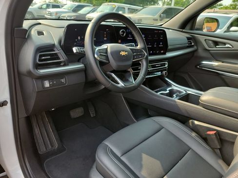 Used 2026 Chevrolet Traverse LT FWD image 21