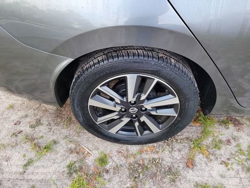 Used 2021 Nissan Versa SV image 7