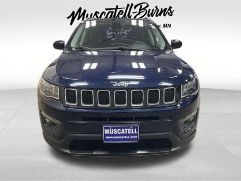 Used 2020 Jeep Compass Latitude w/ Cold Weather Group AWD/4WD image 2