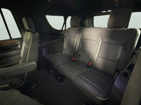 Used 2023 Chevrolet Suburban Premier image 27