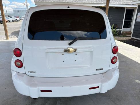 Used 2010 Chevrolet HHR LS FWD image 4