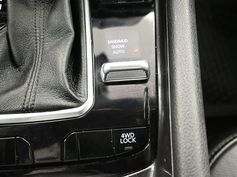 Used 2025 Jeep Compass Latitude w/ Sun & Sound Group AWD/4WD image 25