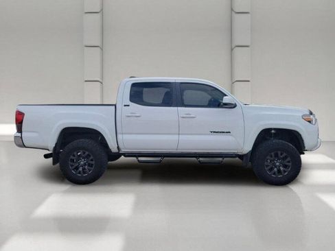 Used 2023 Toyota Tacoma SR5 RWD image 4