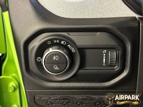 New 2025 Jeep Gladiator Sport AWD/4WD image 24