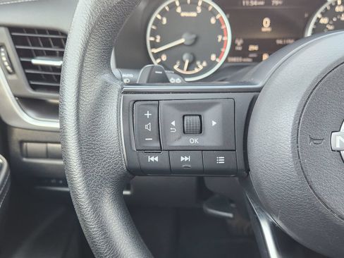 Used 2024 Nissan Rogue SV AWD/4WD image 32