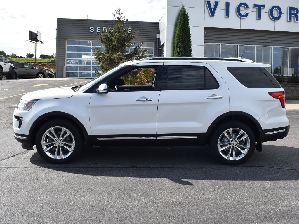 Used 2018 Ford Explorer Limited w/ Equipment Group 301A AWD/4WD image 2