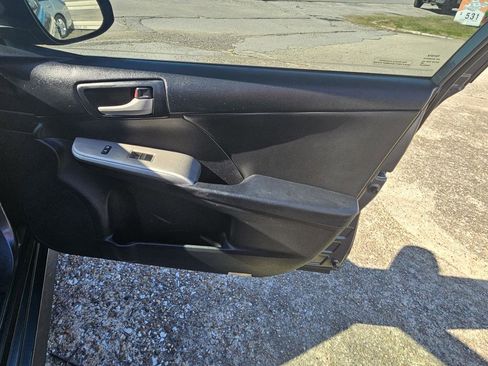 Used 2013 Toyota Camry SE image 19