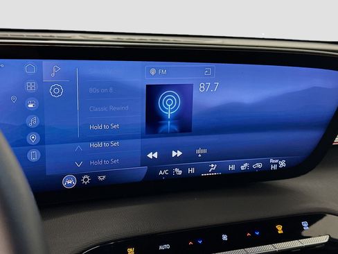 Used 2025 Buick Enclave Preferred image 21