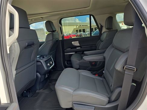 New 2025 Ford Expedition Active image 15