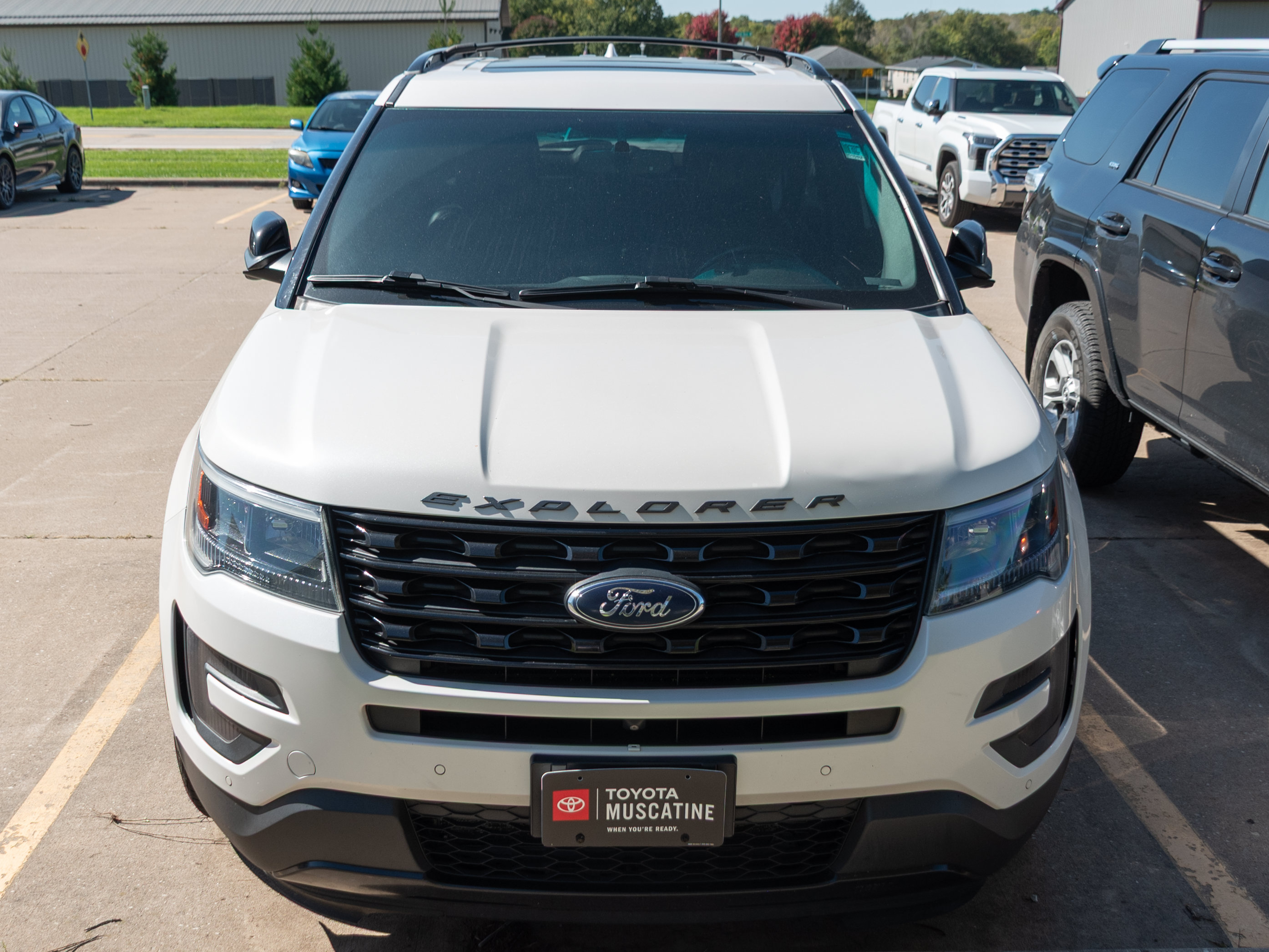 Used 2017 Ford Explorer Sport AWD/4WD image 3