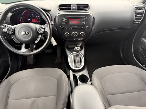 Used 2014 Kia Soul FWD image 11