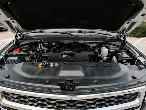 Used 2018 Chevrolet Suburban LT image 53