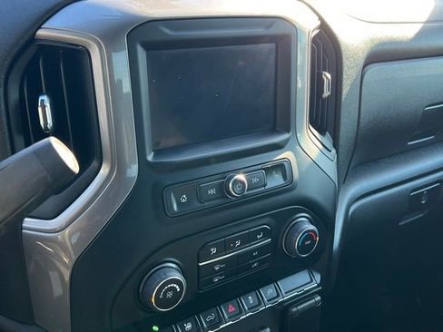 Used 2022 Chevrolet Silverado 2500 Custom w/ Custom Value Package image 22