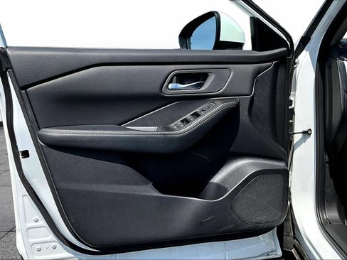 Certified 2026 Nissan Rogue SV AWD/4WD image 23
