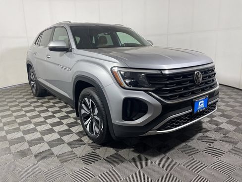 Certified 2024 Volkswagen Atlas Cross Sport SE AWD/4WD image 2