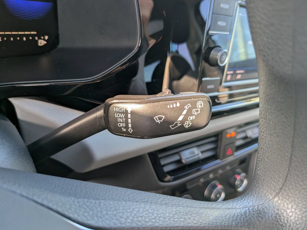 Certified 2022 Volkswagen Taos S FWD image 29