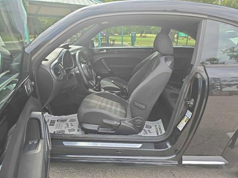 Used 2012 Volkswagen Beetle 2.0T image 10