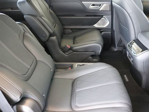 Certified 2025 INFINITI QX80 Sensory image 36