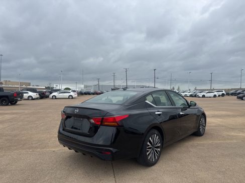 Certified 2025 Nissan Altima 2.5 SV image 21