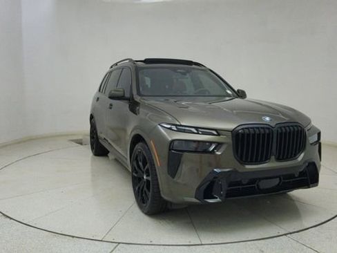 Used 2025 BMW X7 xDrive40i w/ M Sport Package AWD/4WD image 69