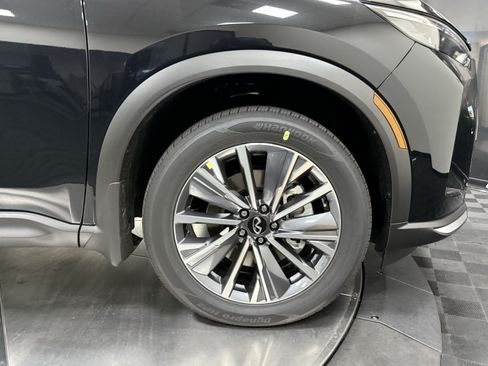 Certified 2027 INFINITI QX60 Luxe w/ Cargo Package FWD image 9