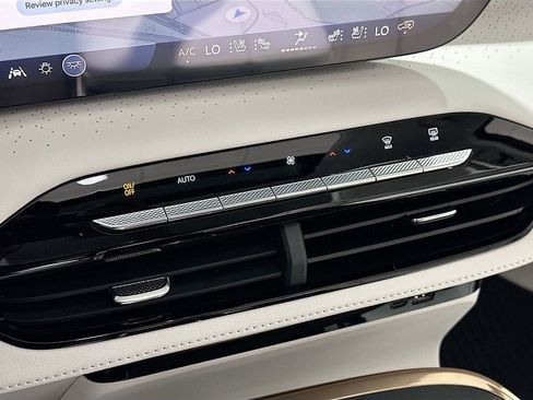 New 2026 Buick Enclave Avenir image 16