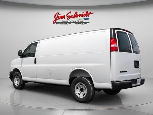 New 2026 Chevrolet Express 3500 w/ Driver Convenience Package RWD image 4