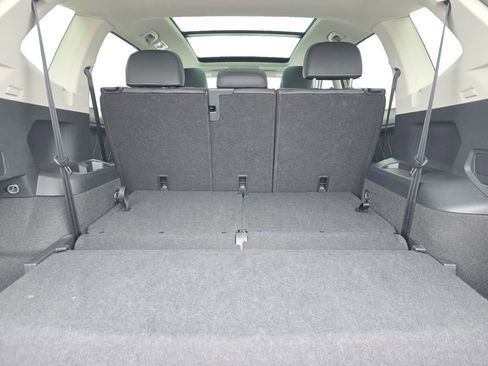 Used 2024 Volkswagen Tiguan SE image 31