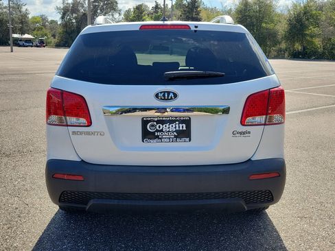 Used 2012 Kia Sorento LX image 4