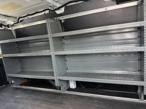 Used 2019 Ford Transit 250 130 Low Roof RWD image 23