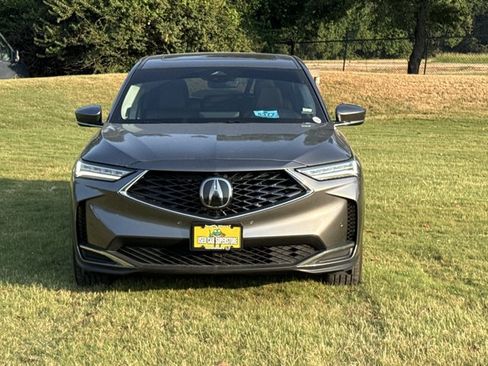 Used 2025 Acura MDX w/ Technology Package FWD image 2