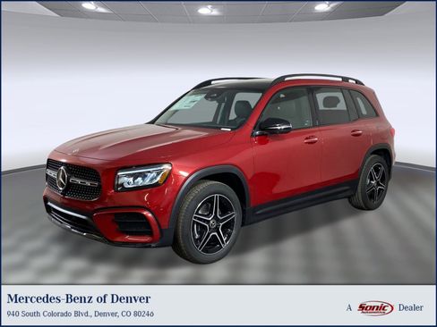 Used 2026 Mercedes-Benz GLB 250 4MATIC image 1