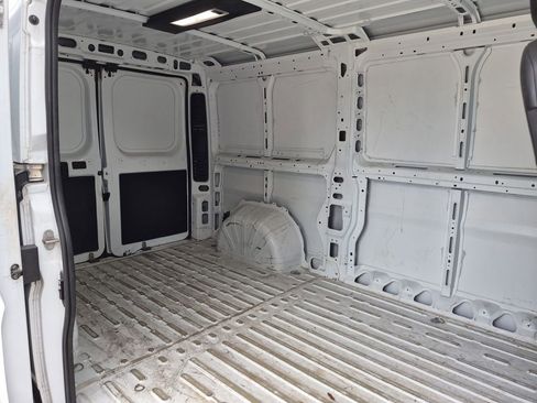Used 2025 RAM ProMaster 2500 w/ Convenience Group FWD image 21