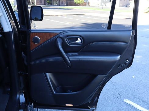 Used 2018 INFINITI QX80 4WD w/ Driver Assistance Package image 27