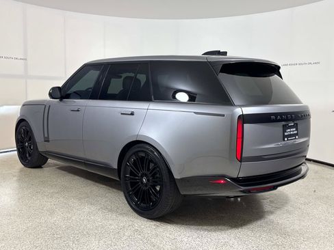 Used 2024 Land Rover Range Rover SE AWD/4WD image 3
