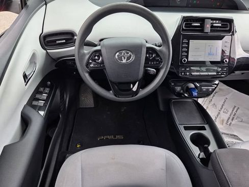 Used 2020 Toyota Prius L Eco FWD image 7